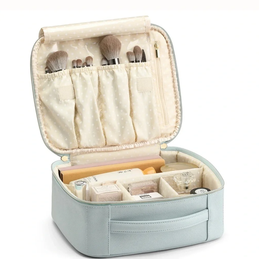 Vlando Travel Makeup Case Organizer Vanity Cosmetic Train Case Mint